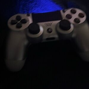 PS4 controller